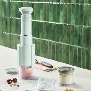 Cuisinart Ice Cream Maker Fast Freeze model in mint green